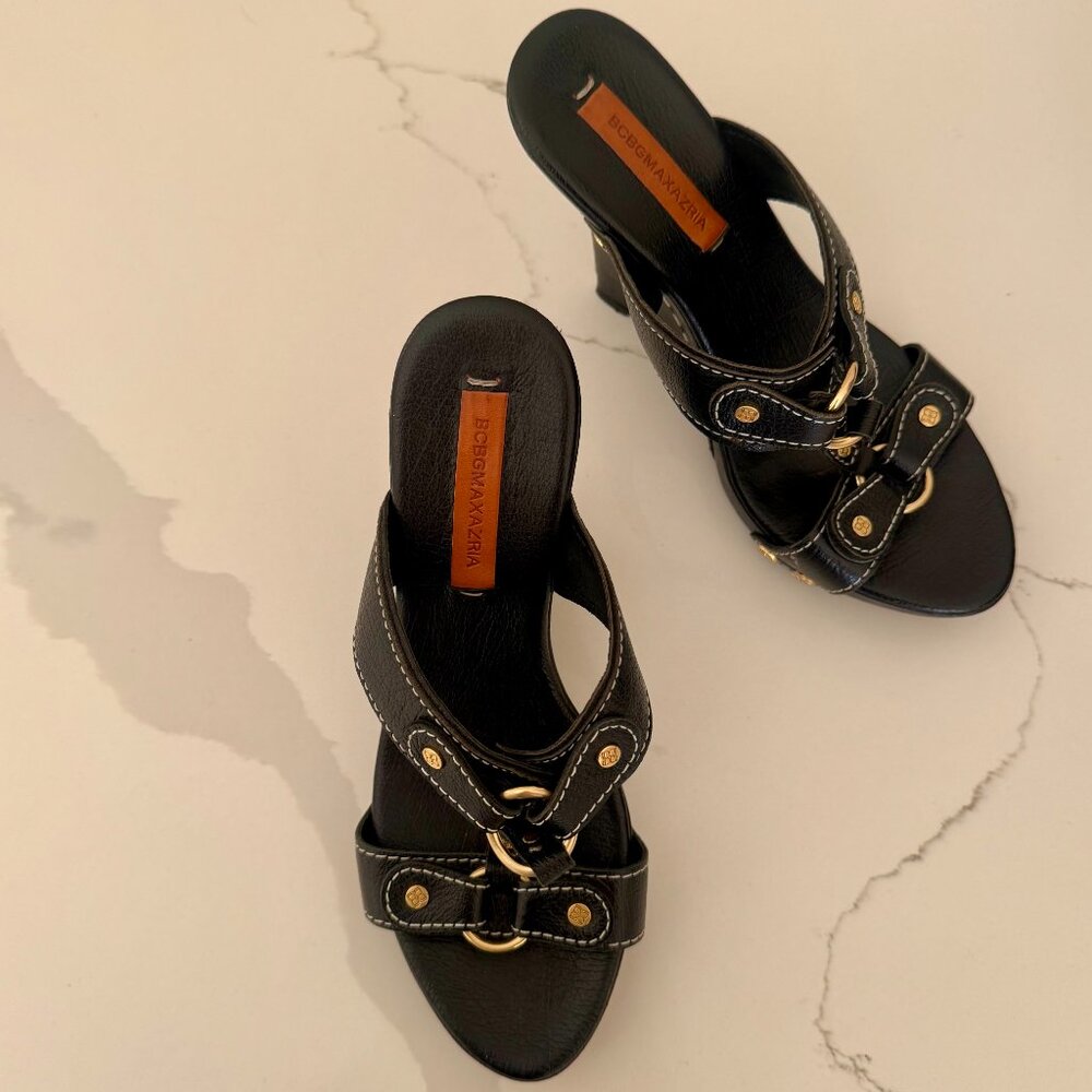 BCBGMAXAZRIA Leather Sandals Black Leather with Gold detail/Hardware Mint Rare